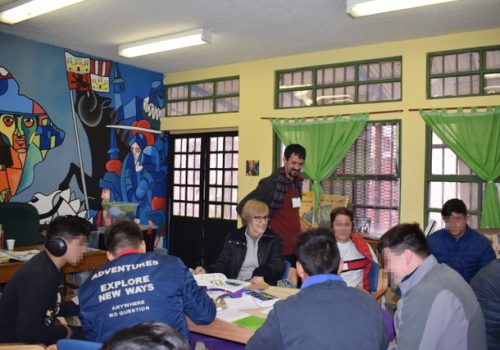 TALLER DE AVES JOVENES TRABAJANDO 2